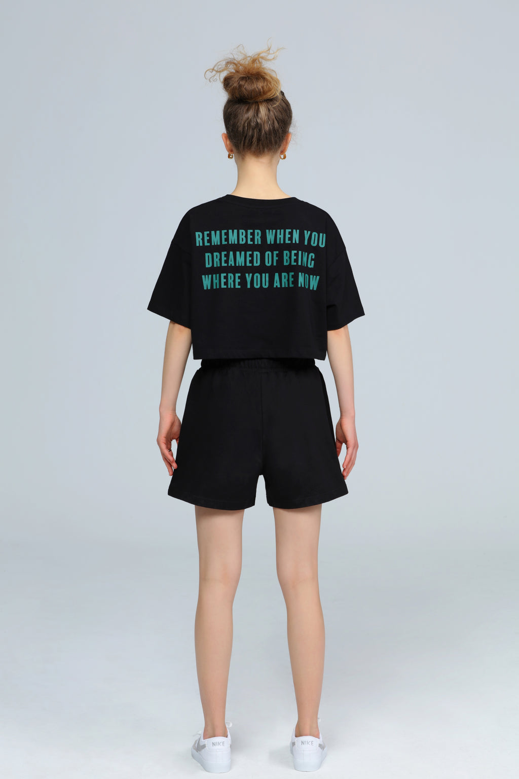 Siyah Weekend Crop T-Shirt