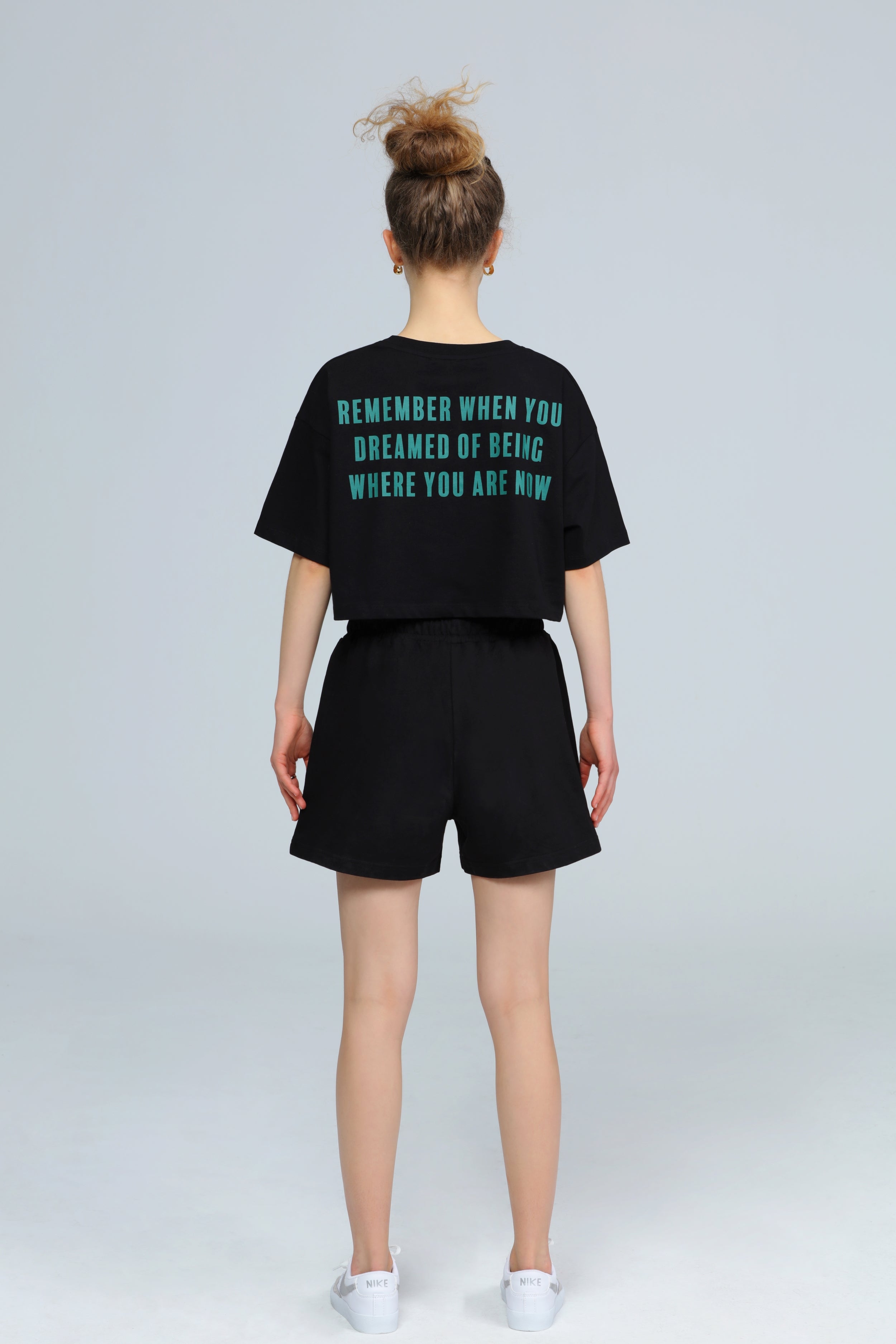Siyah Weekend Crop T-Shirt